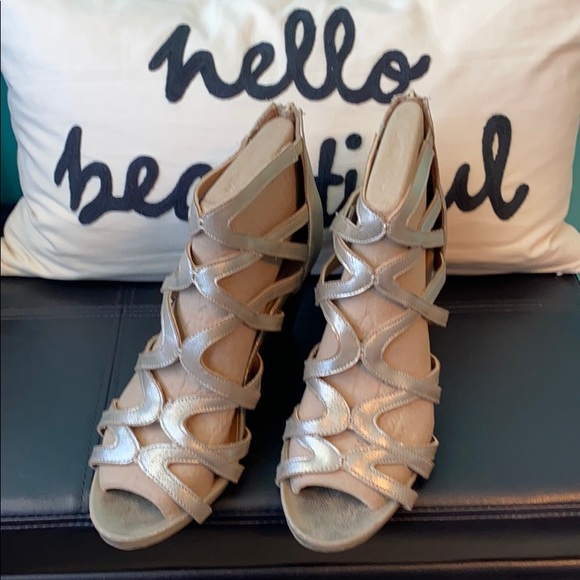 High heel wedges - Get these before summer 🌞 is gone! - Picture 2 of 6